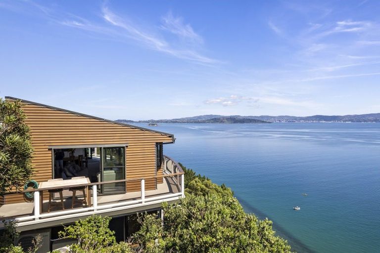 Photo of property in 55 Ferry Road, Days Bay, Lower Hutt, 5013