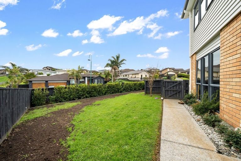 Photo of property in 20 Ina Ville Drive, Pukekohe, 2120