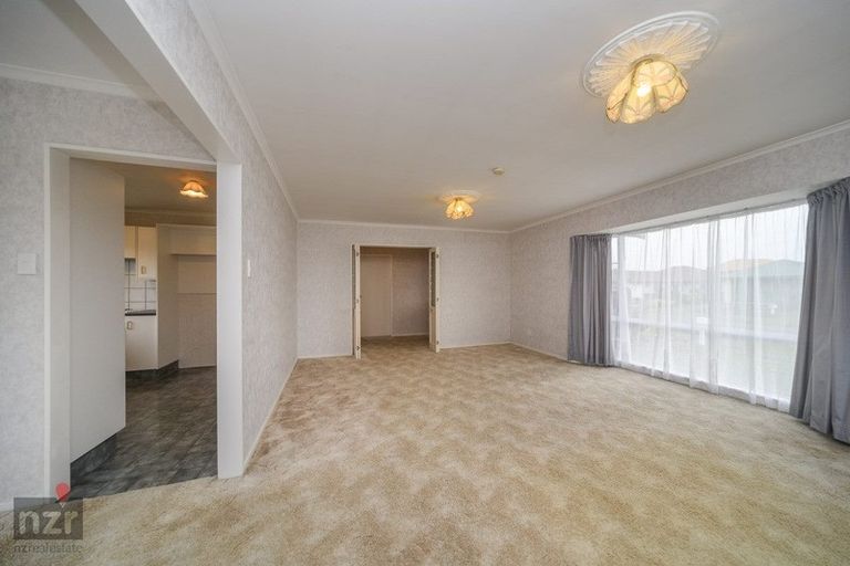 Photo of property in 5 Rosebank Avenue, Kelvin Grove, Palmerston North, 4414