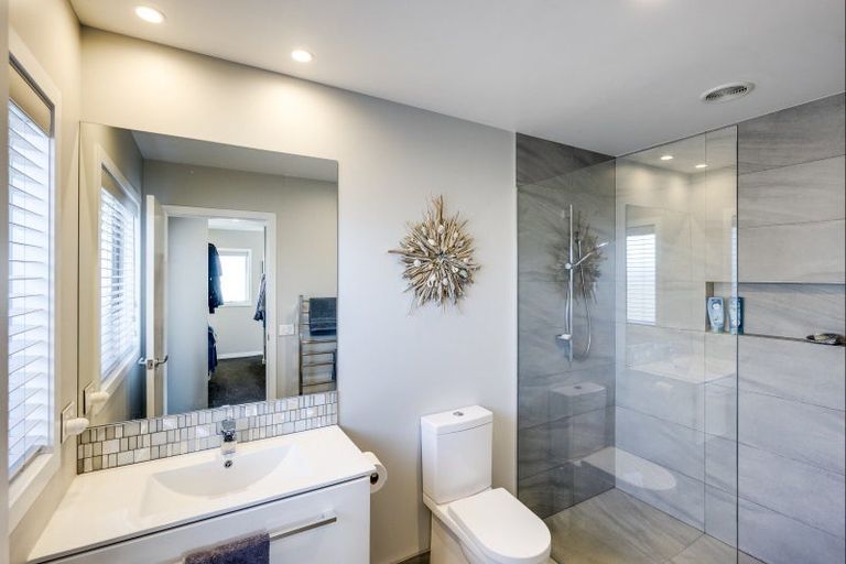 Photo of property in 28 Kaituna Place, Te Awa, Napier, 4110