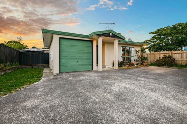 Photo of property in 7a Patrice Place, Massey, Auckland, 0614