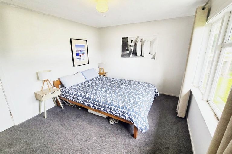 Photo of property in 18 Lowry Crescent, Stokes Valley, Lower Hutt, 5019