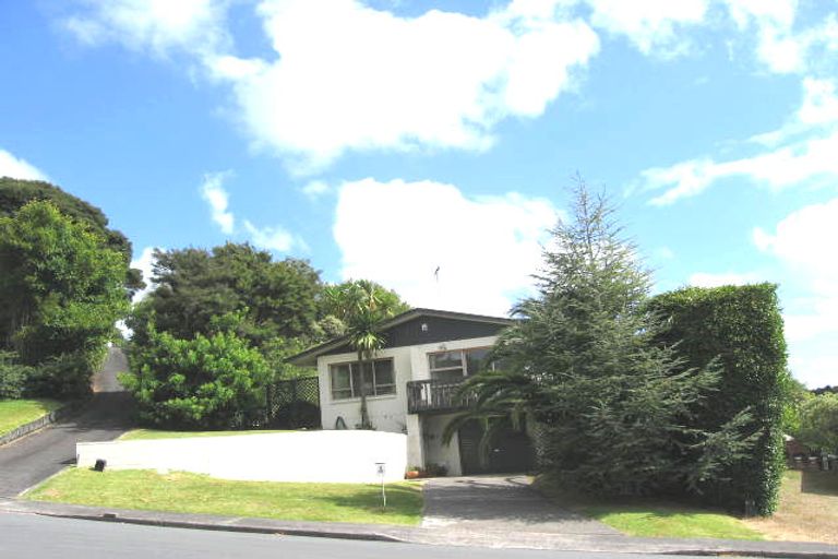 Photo of property in 3 Vari Place, Bayview, Auckland, 0629