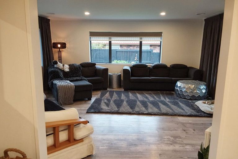 Photo of property in 4 Heaphy Place, Pukehangi, Rotorua, 3015