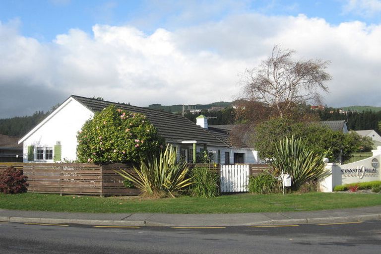 Photo of property in 102a Rimu Road, Raumati Beach, Paraparaumu, 5032