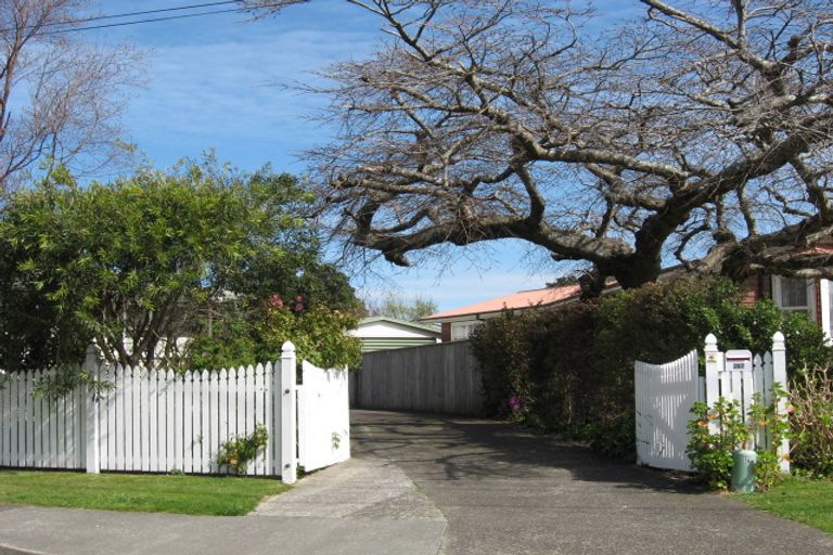 Photo of property in 287 Riverside Drive, Waterloo, Lower Hutt, 5011