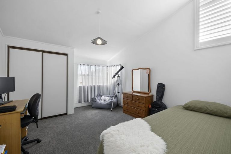 Photo of property in 13 Tamati Place, Merrilands, New Plymouth, 4312