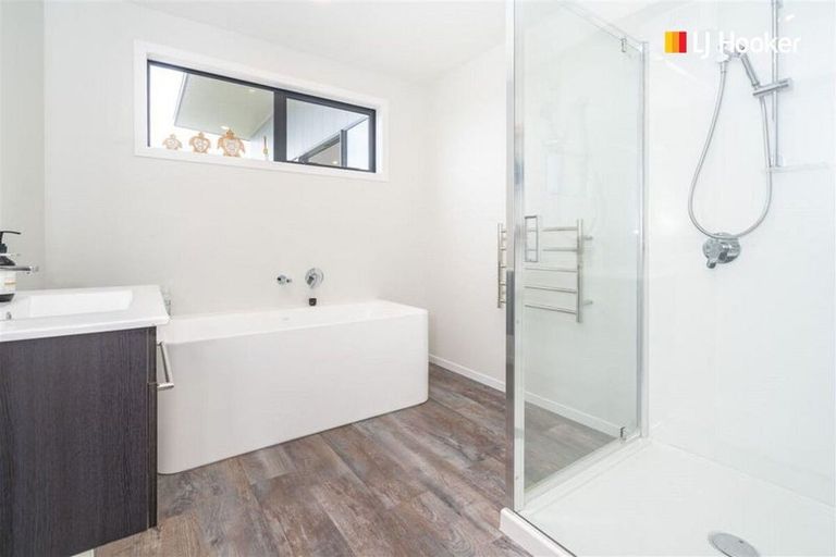 Photo of property in 38 Nore Street, Waihola, Milton, 9073