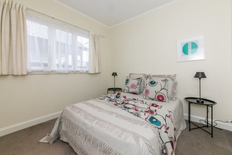 Photo of property in 15 Gillean Street, Havelock North, 4130