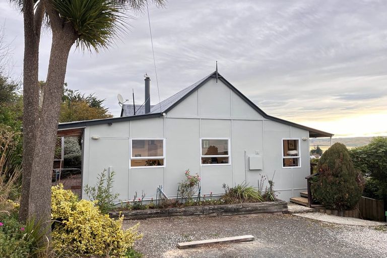 Photo of property in 24 Nore Street, Waihola, Milton, 9073