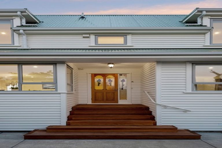 Photo of property in 85 Beachville Road, Redcliffs, Christchurch, 8081