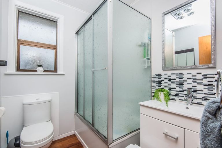 Photo of property in 10 Beazley Avenue, Paparangi, Wellington, 6037