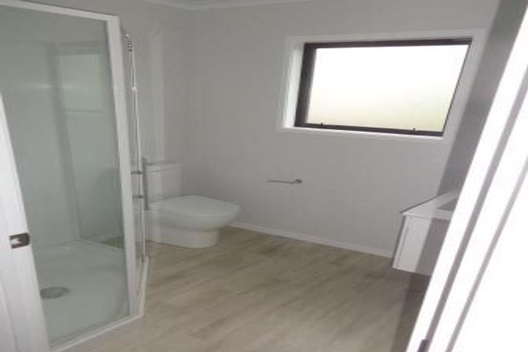 Photo of property in 96 Chislehurst Street, Henderson, Auckland, 0612