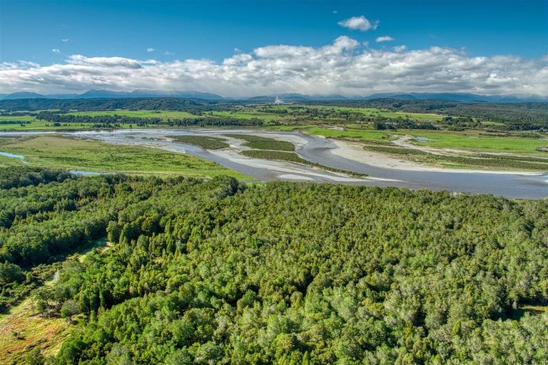 Photo of property in 150 Atarau Road, Atarau, Blackball, 7871