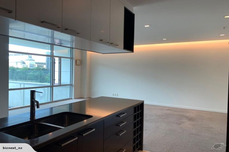 Photo of property in Chews Lane Apartments, 8g/9 Chews Lane, Wellington Central, Wellington, 6011