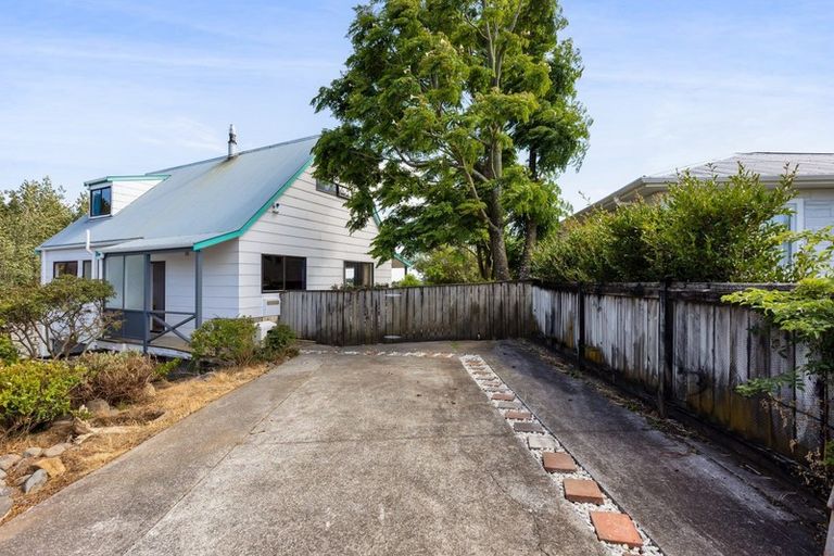 Photo of property in 10 Ranfurly Street, Frankleigh Park, New Plymouth, 4310