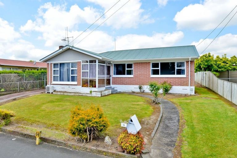 Photo of property in 28 Lewis Street, Glenview, Hamilton, 3206