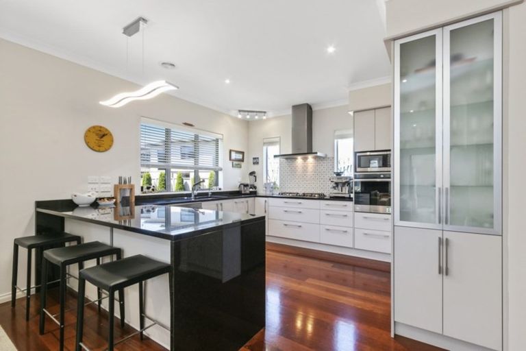 Photo of property in 8c Glen Iris Grove, Woburn, Lower Hutt, 5010