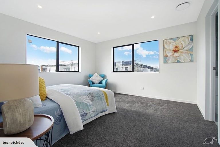 Photo of property in 18 Observation Green, Hobsonville, Auckland, 0616