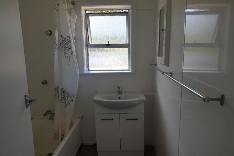 Photo of property in 50 Shackleton Street, Maraenui, Napier, 4110