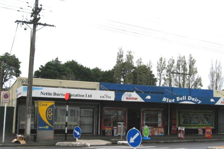 Photo of property in 121 Glendale Road, Glen Eden, Auckland, 0602