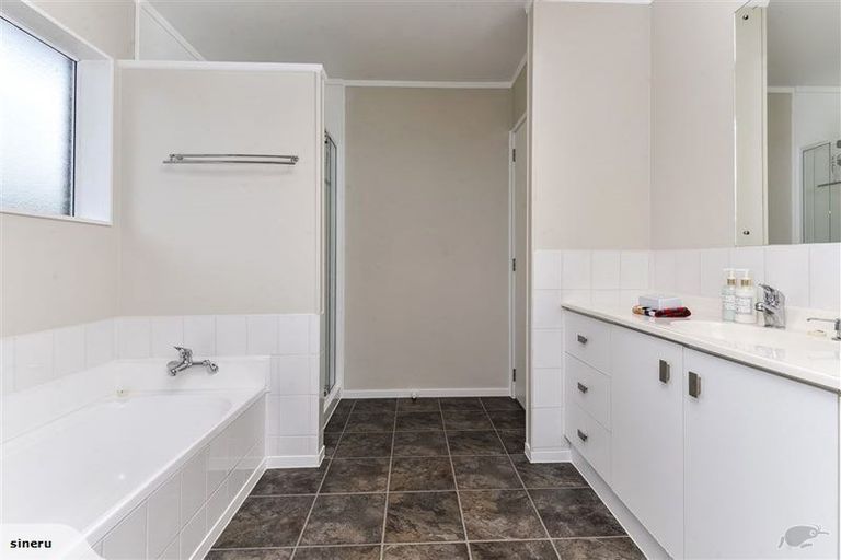 Photo of property in 2 Yale Place, Albany, Auckland, 0632
