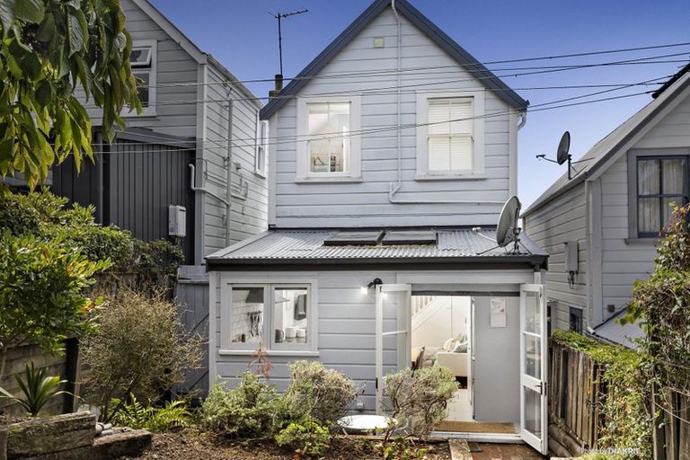 Photo of property in 5b Saint Mary Street, Thorndon, Wellington, 6011