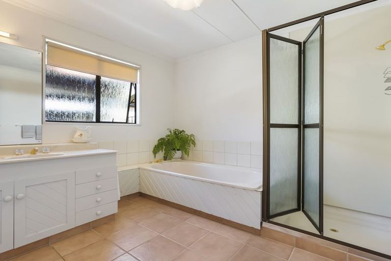 Photo of property in 2 Coleraine Street, Cromwell, 9310