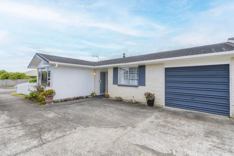 Photo of property in 36 Sylvan Avenue, Waikanae, 5036