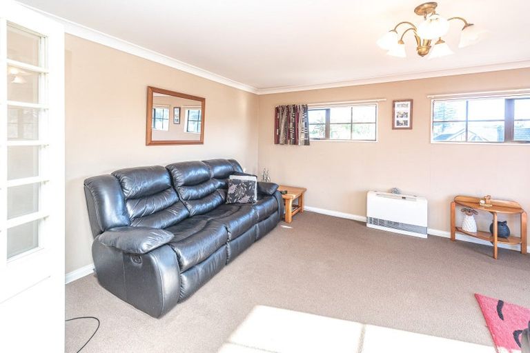 Photo of property in 83 Parkes Avenue, Saint Johns Hill, Whanganui, 4501