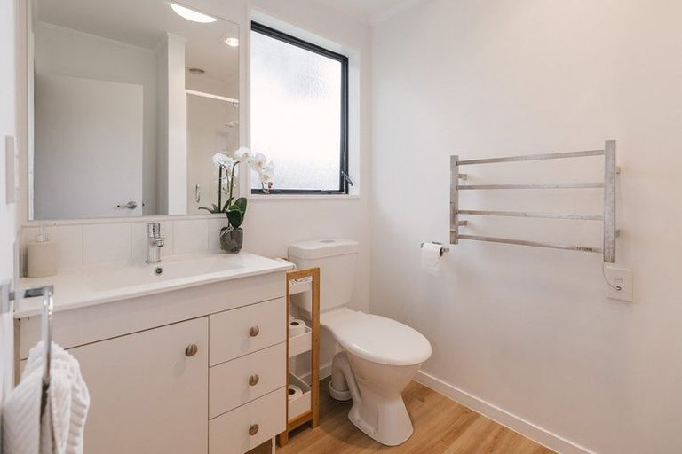 Photo of property in 38 Peppertree Glade, Kelvin Grove, Palmerston North, 4414