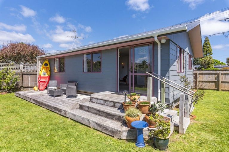 Photo of property in 13 Rauparaha Street, Waikanae Beach, Waikanae, 5036