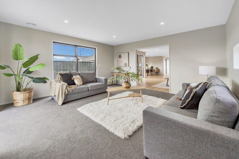 Photo of property in 164 Shillingford Boulevard, Rolleston, 7615