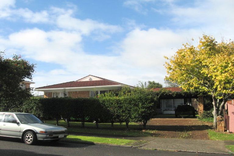 Photo of property in 10 Archmillen Avenue, Pakuranga Heights, Auckland, 2010