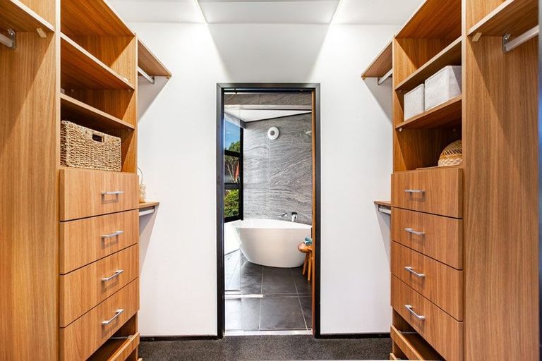 Photo of property in 377a Karaka Bay Road, Karaka Bays, Wellington, 6022