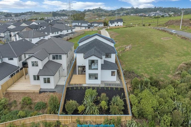 Photo of property in 24 Ballyalton Crescent, Flat Bush, 2019