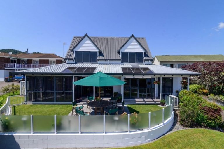 Photo of property in 28 Mark Place, Lynmore, Rotorua, 3010