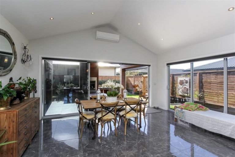 Photo of property in 7 St Andrews Parkway, Waiwhakaiho, New Plymouth, 4312