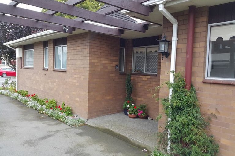Photo of property in 210 Memorial Avenue, Burnside, Christchurch, 8053