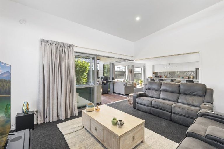 Photo of property in 10 Pimelea Street, Papamoa Beach, Papamoa, 3118