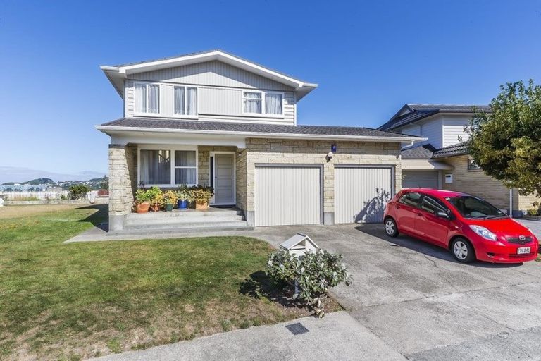 Photo of property in 24 Westview Grove, Miramar, Wellington, 6022