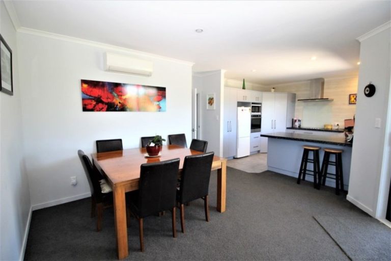 Photo of property in 8 Gordon Street, Woodville, 4920