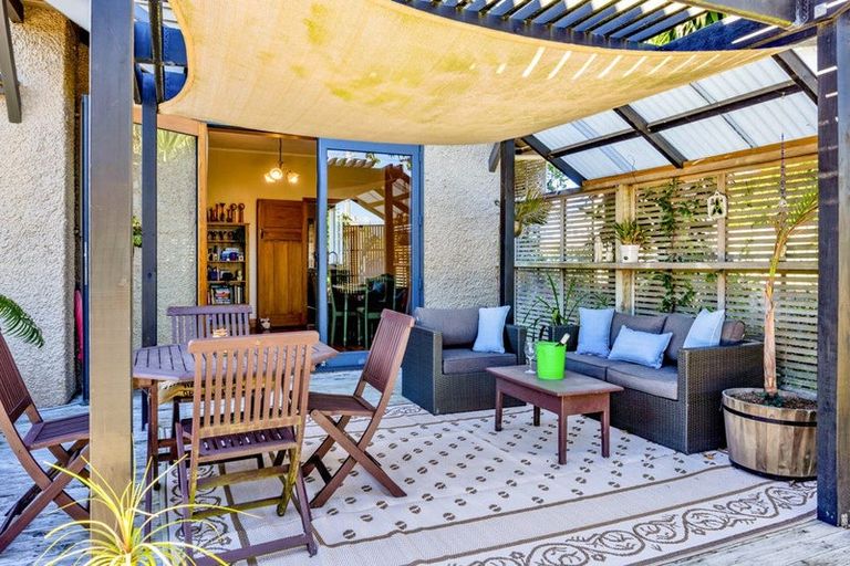 Photo of property in 70 Collins Street, Hawera, 4610