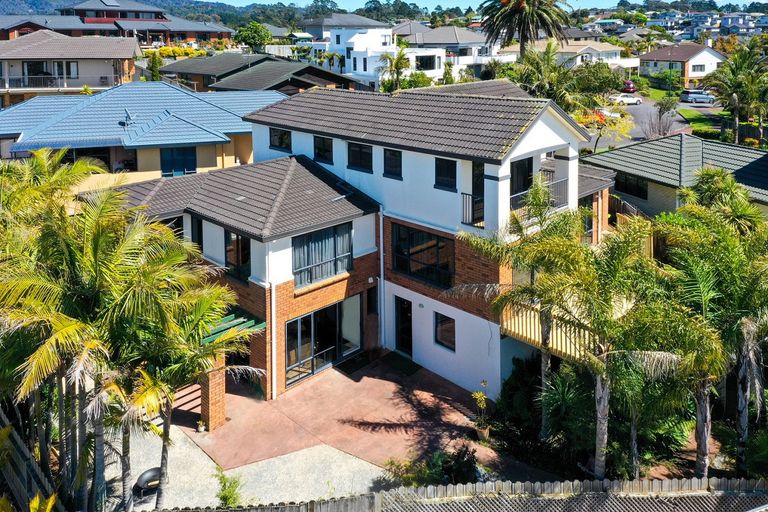 Photo of property in 16 San Lorenzo Rise, Henderson, Auckland, 0612