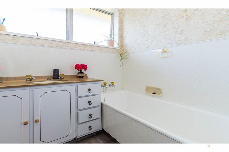 Photo of property in 16 Flatman Crescent, Geraldine, 7930