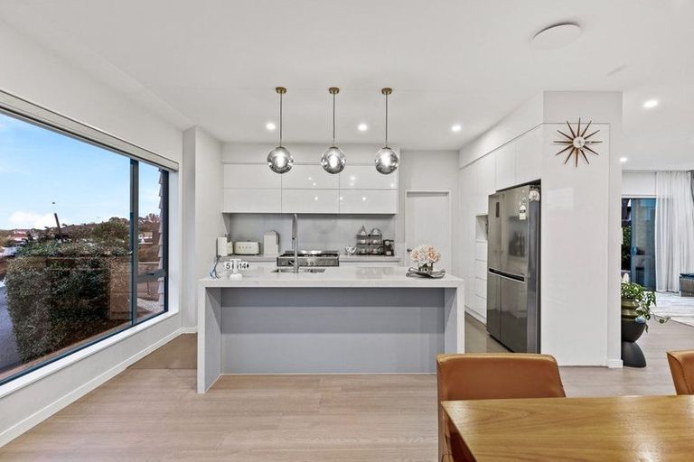 Photo of property in 26a Bernleigh Terrace, West Harbour, Auckland, 0618