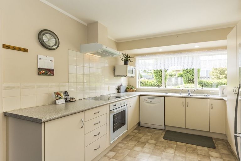 Photo of property in 168 Queen Street, Waiuku, 2123