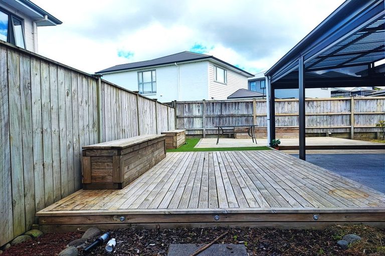 Photo of property in 4 Arthur Rolfe Lane, Swanson, Auckland, 0614