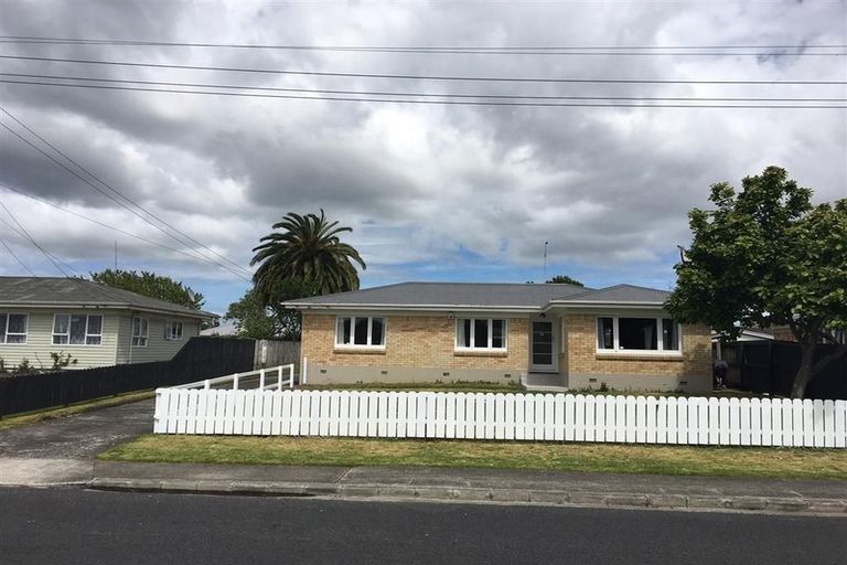 Photo of property in 23 Valentine Street, Papakura, 2110