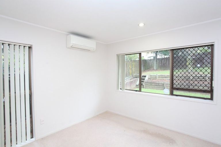 Photo of property in 11 Palmyra Way, Half Moon Bay, Auckland, 2012